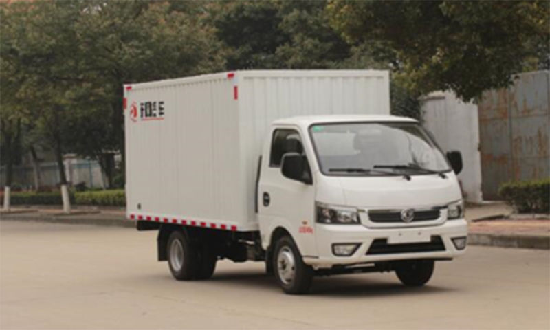 Dongfeng 4X2 Cargo Van Truck Light Diesel Mini Box Truck