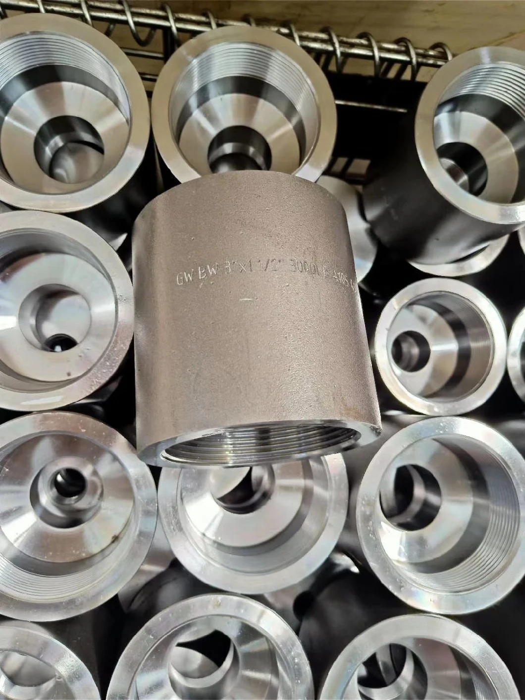 Carbon Steel 3000/6000lb B16.11 Forged Fittings Socket Welding Half Coupling Full Coupling