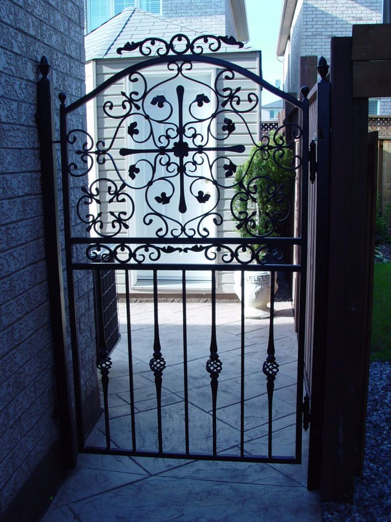 Decorative Outdoor Pedestrian Wrought Iron Gate