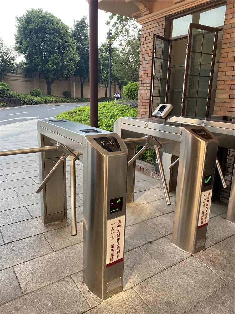 Interruptor de salida Touchless infrarrojos Seguridad peatonal de doble dirección torniquete barrera trípode
