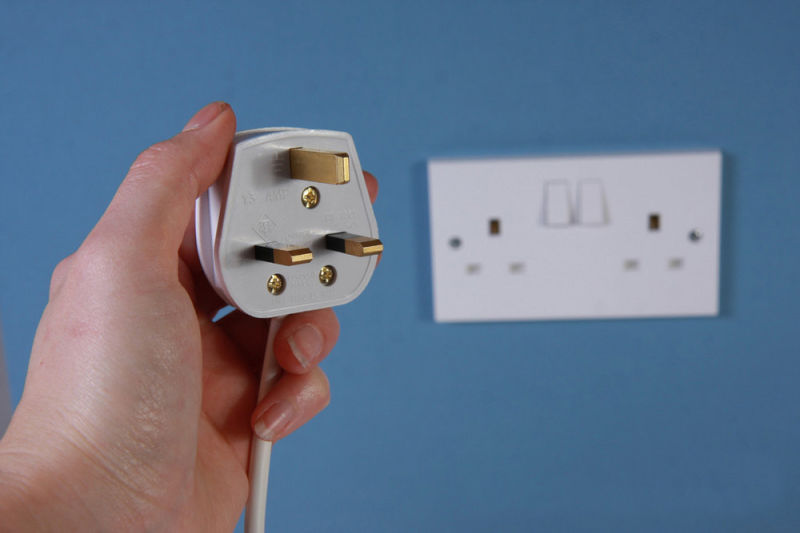 UK 2A Round Pin Electric Wall Switch Socket