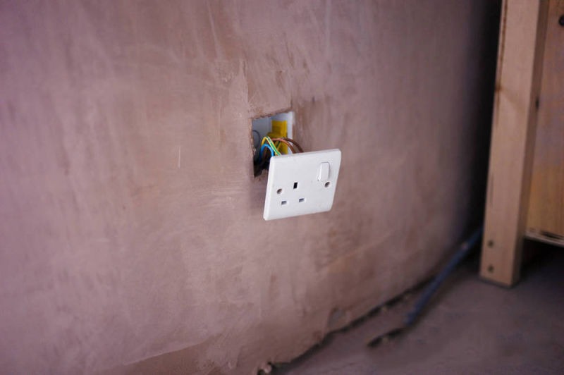 UK 2A Round Pin Electric Wall Switch Socket