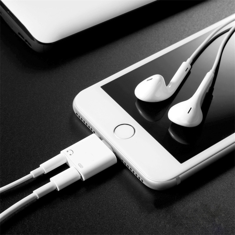 Lightning to 3.5mm Audio Headphone Charging Adapter for iPhone