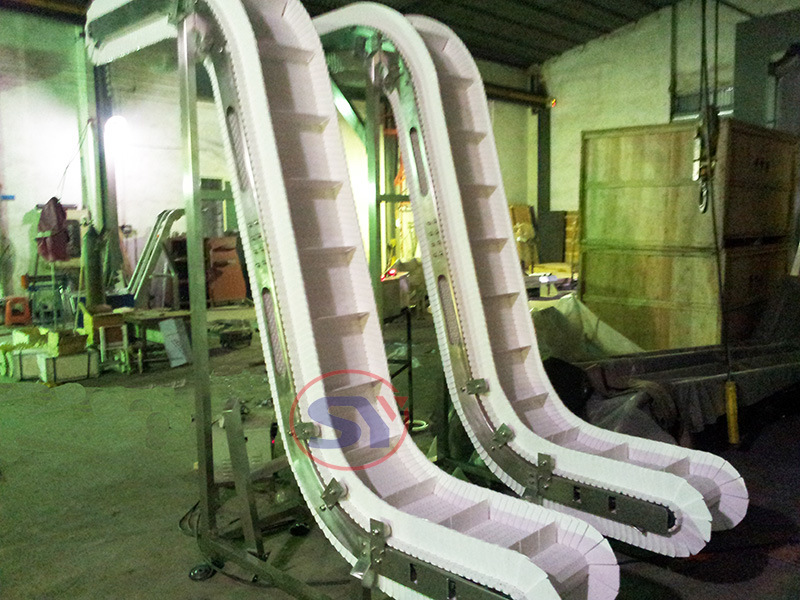 Incline Skirt Apron Belt Conveyor Price with Baffle for Food Industry