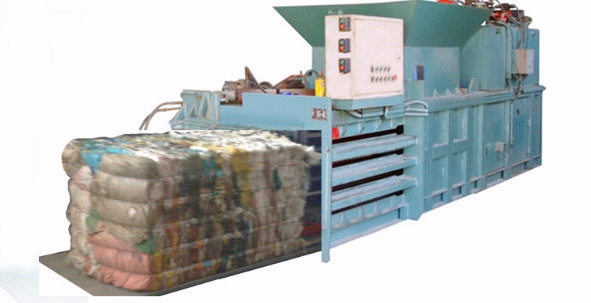 Horizontal waste paper hydraulic press compactor for plastic/PET bottles/cartons/books with door
