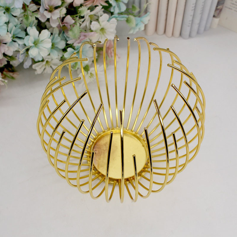 Modern Iron Candle Holders Centerpiece Gold Round Geometric Metal Tealight Candle Holders with LED Candle