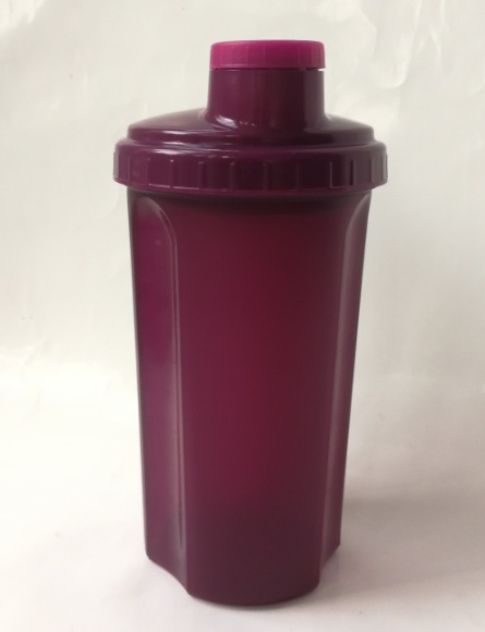 700ml Plastic Shaker with Plastic Filter