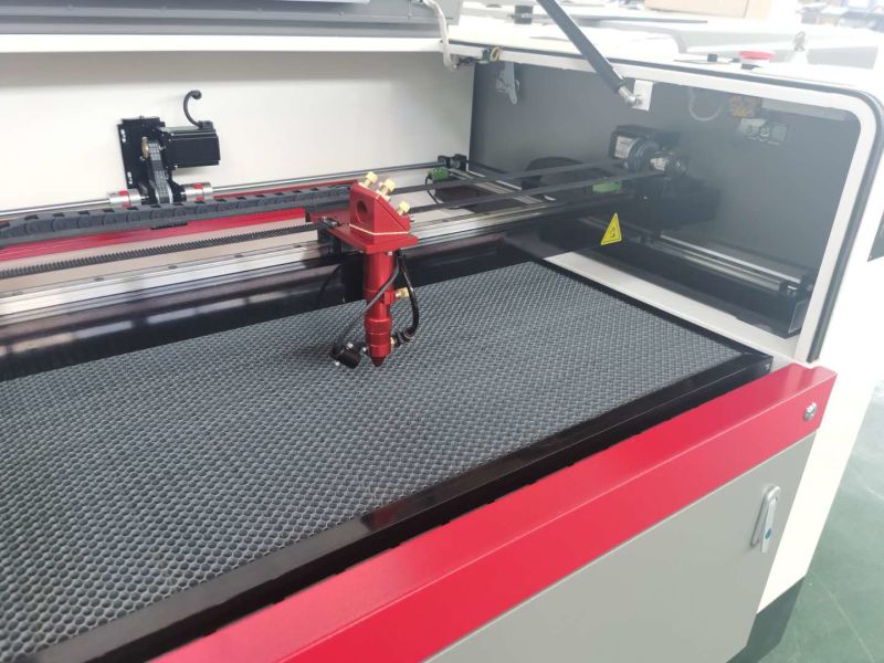 Flc1325 CNC Laser Cutter with CE Certificate for Metals Nonmetals