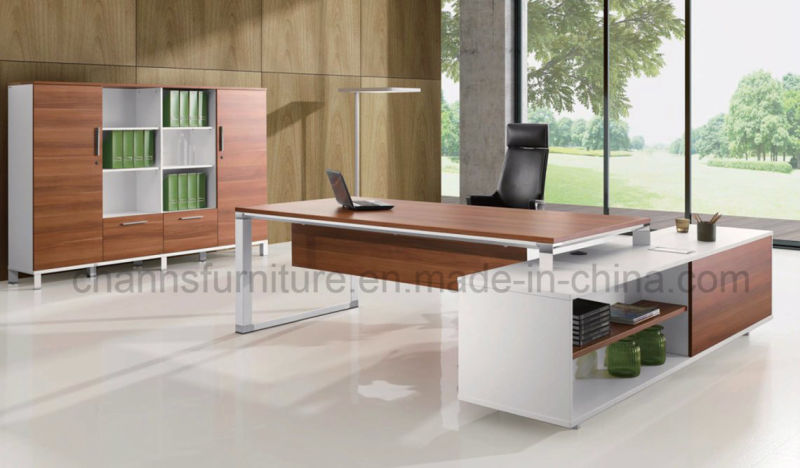 Project Design Executive Desk Office Table Office Furniture with Metal Legs (CAS-D051212)