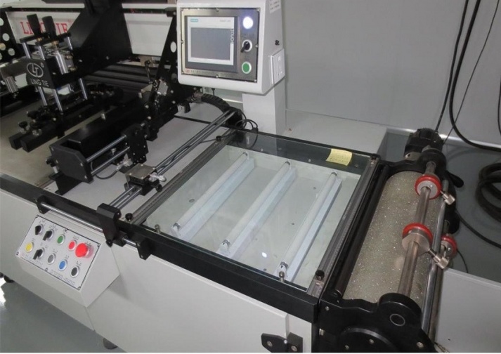 Roll to Roll Heat Transfer Label Screen Printing Machine