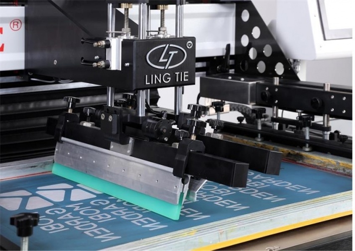 Automatic Heat Transfer Label Roll to Roll Screen Printing Machine