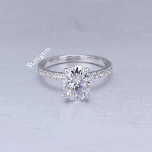 18K White Gold Oval Cut Moissanites Diamond Jewelry Ring