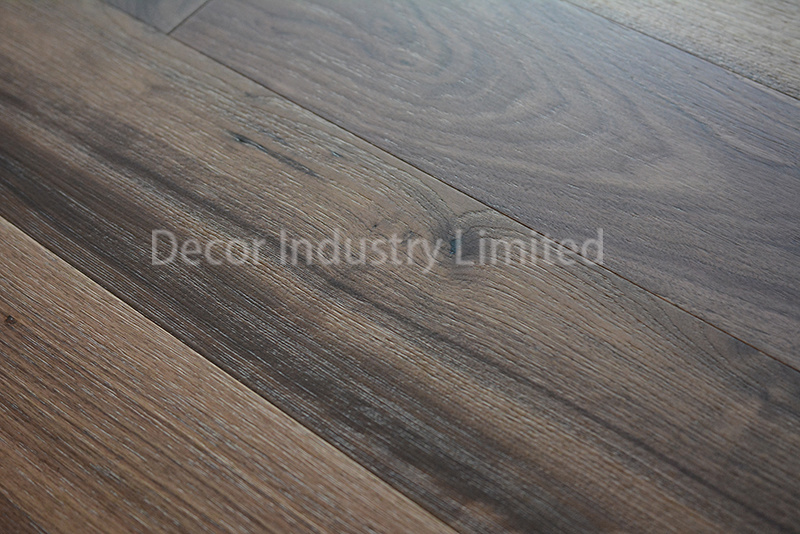Teak Wood Flooring with Natural Color Light Brushed Surface