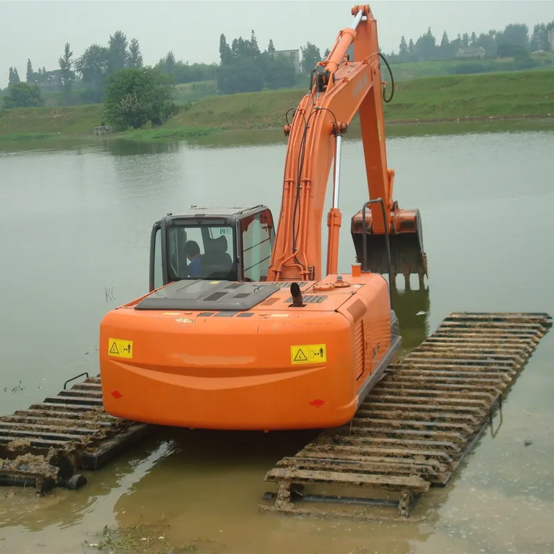 China Amphibious Excavator with 3 Chains and 2 Units of Pontoons