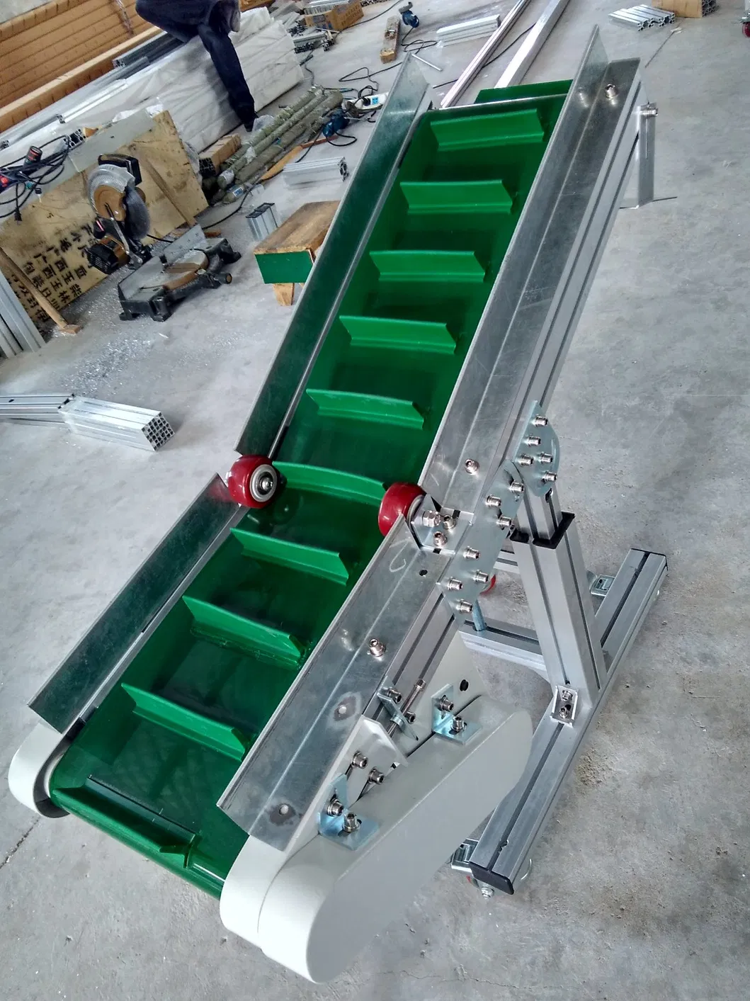 Portable Inclined Belt Conveyor with 300mm Width 1000mm Length for Floor to Floor Conveyor System Custom