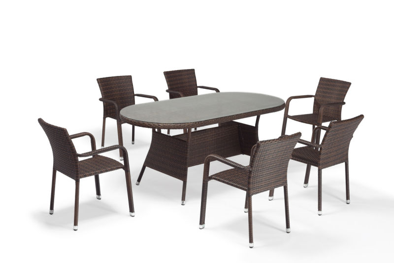 Plastic Rattan Chair and Table Perfect for Relaxed Dining
