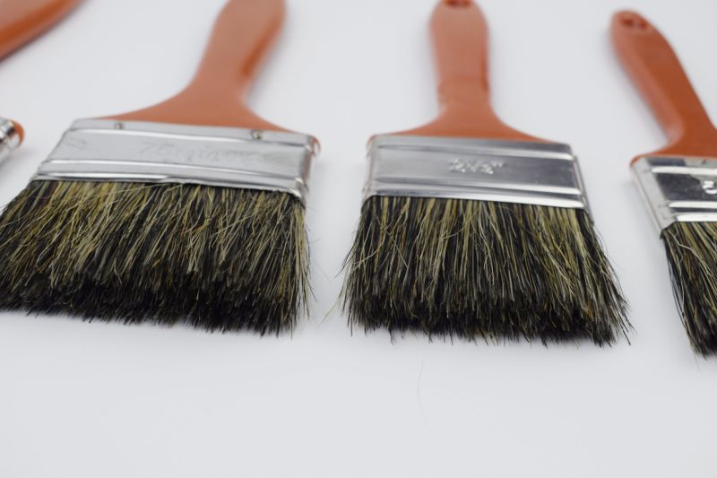 a Hot Seller of Plastic Paint Brushes with Orange Plastic Handles