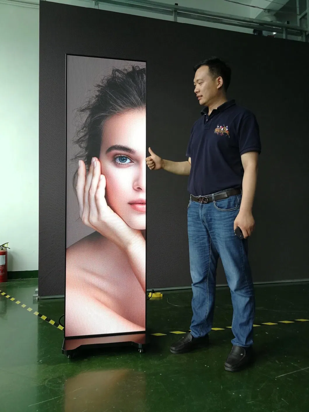 Indoor High Quality Full Color LED Poter Display Screen