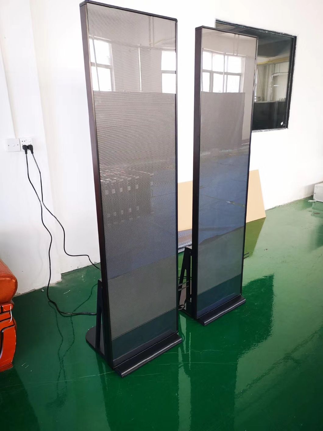 Full Color P3.0mm Indoor LED Poster Screen/ LED Mirror Screen Panel Poster for Advertising