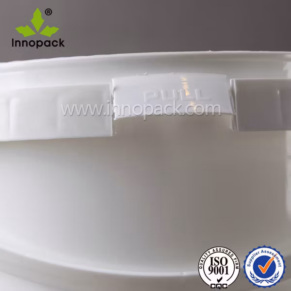 Snap-on Lid 4L Plastic Bucket Pail with Black Lid
