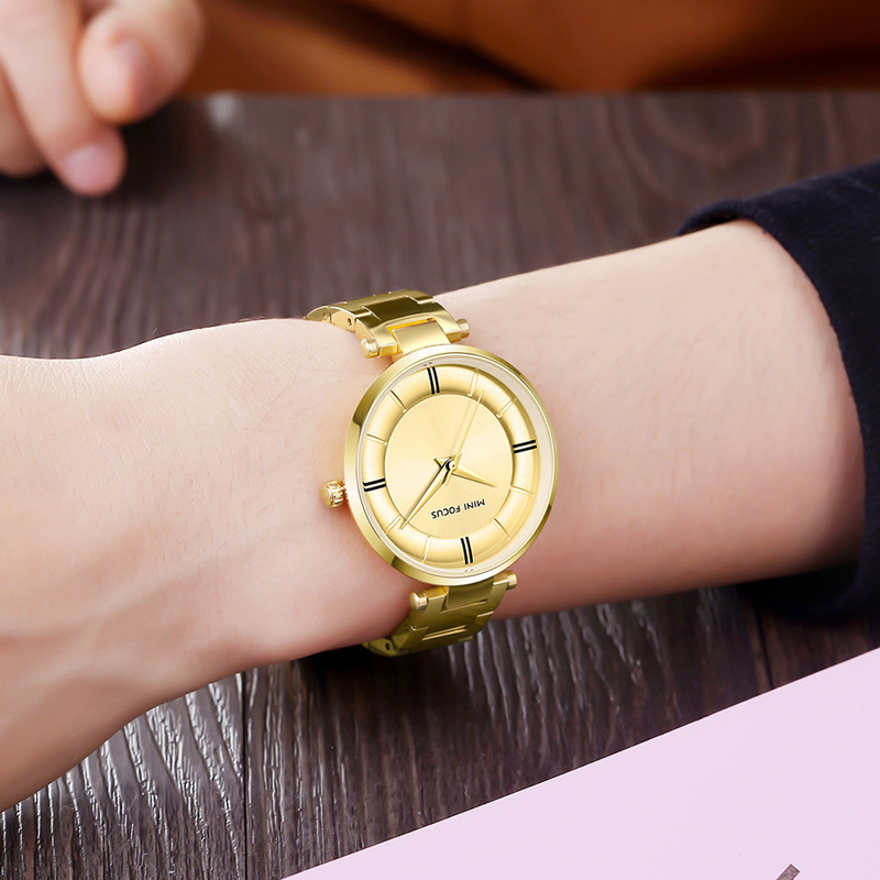 Mini Focus Gold Dial Lady Quartz Wrist Watch in Shenzhen