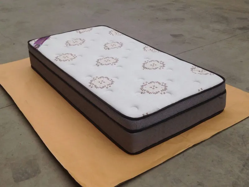 12 Inch Cheap Compress Spring Mattress Vacuum Compress on Pallet