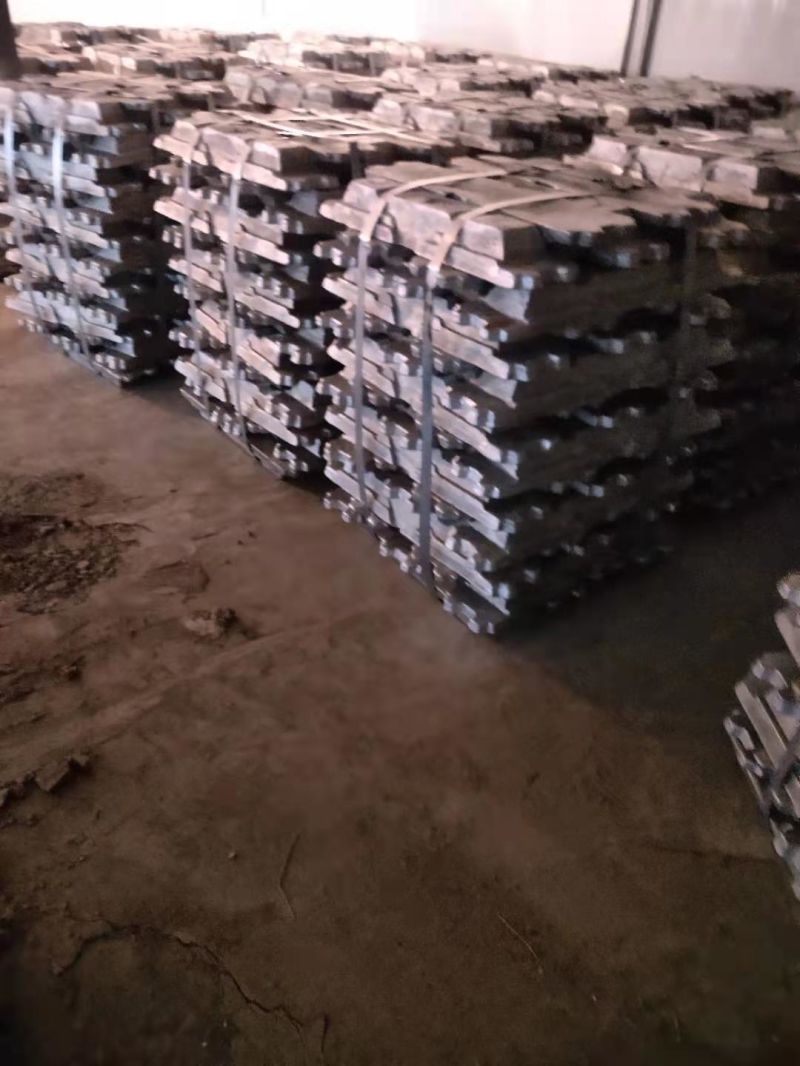 Factories Sell in Large Quantities at Low Prices Aluminium Ingot, Aluminium Wire/Scrap.