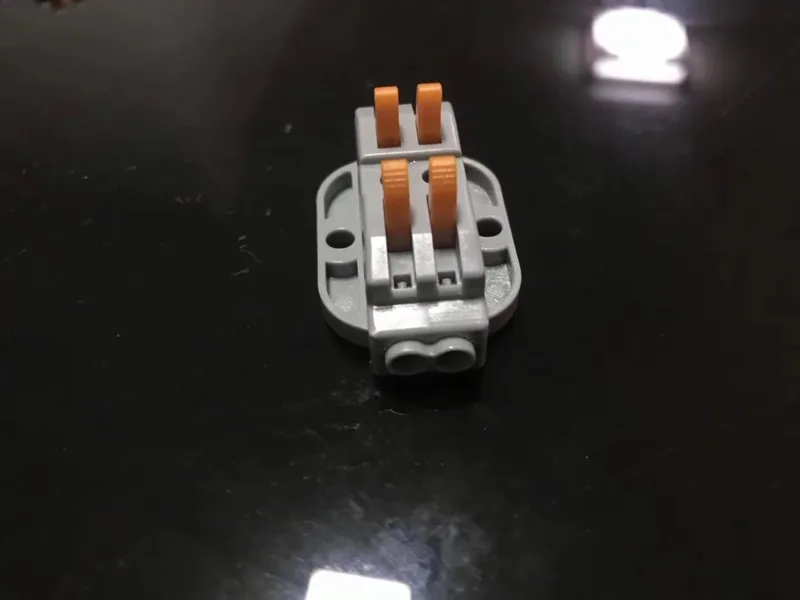 Equivalent of Wago Wire Locking Connector, Fixable Two Sides Wire Connecting Connector