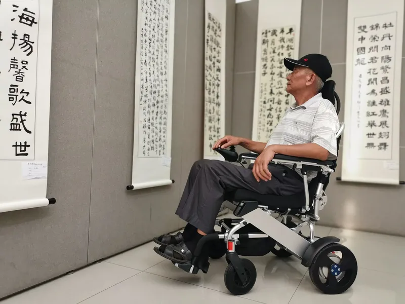 aluminum Alloy Small Size Power Wheelchair Model E08 Ce, ISO13485