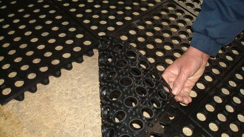 Anti-Skid Interlocking Rubber Mats for Commercial Kitchen/ Interlocking Rubber Mats