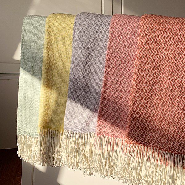 Acrylic Hand Knitted Blankets Polyester Throws with Tassels