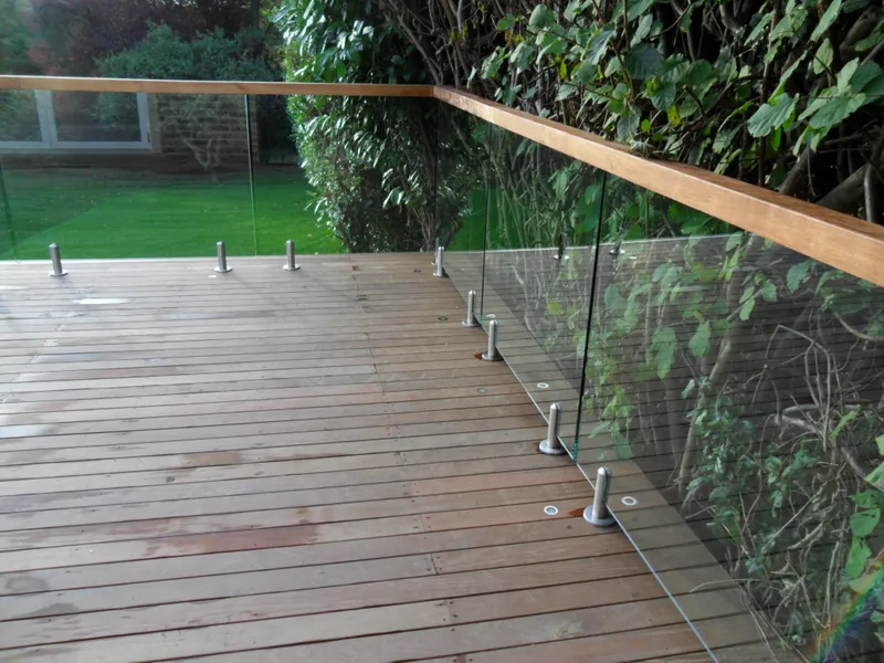 Frameless Outdoor Glass Railing Wall Mounted Front Porch Railing
