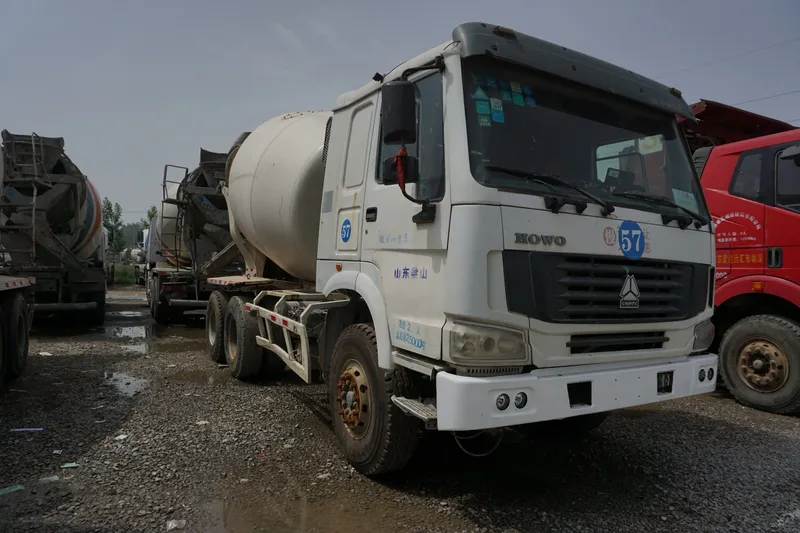 Used Sinotruk HOWO 30t Concrete Cement Mixer Truck