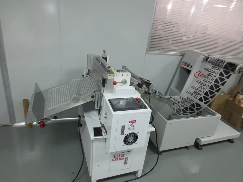 Automatic Paper/PVC/Film Roll to Sheet Cutting Machine Price