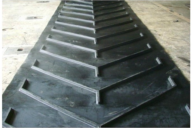 25mm Chevron Cleat Profile Conveyor Rubber Belt