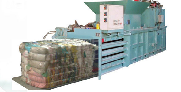 Hydraulic press machine for PET bottles cans with conveyor