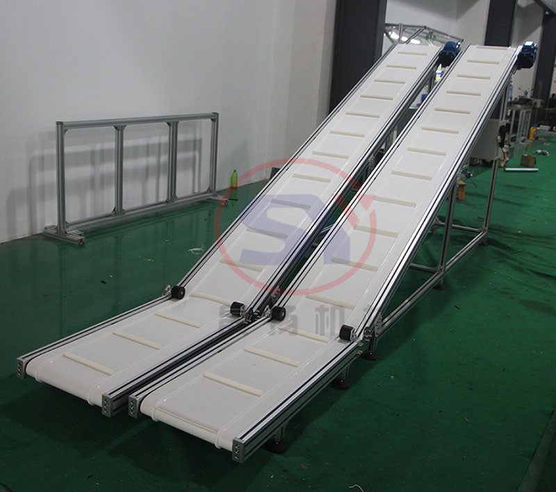 Movable Automatic Variable Speed Skirt Rubber Belt Conveyor Systemwith Hopper for Sale