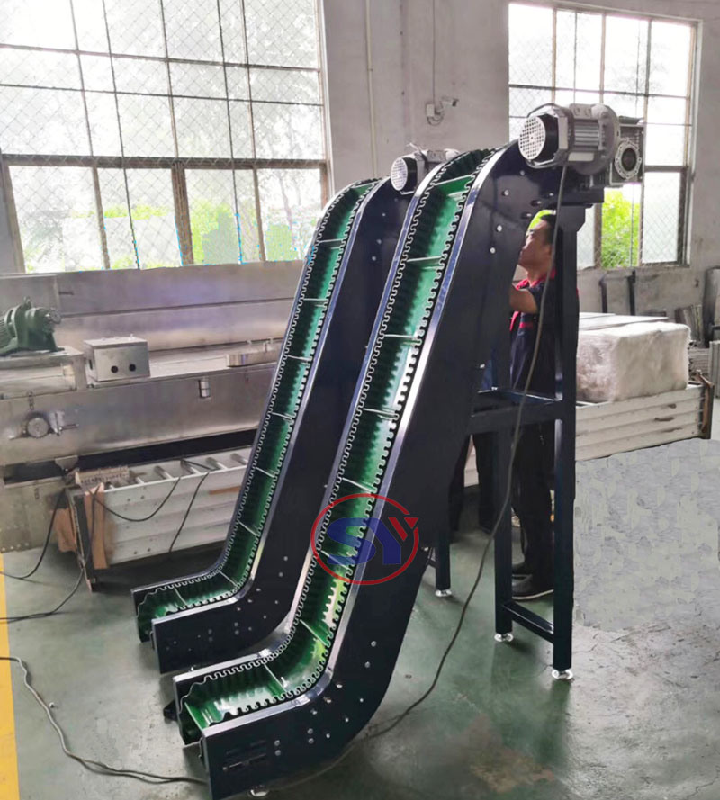 Fruit Processing Machinery Modular Plastic Slope Belt Conveyor with Baffer