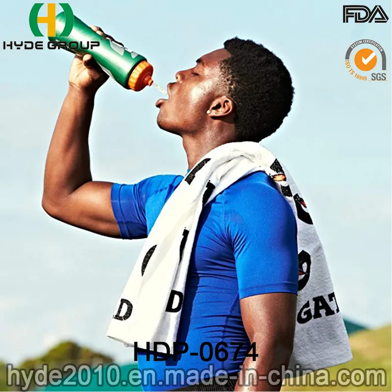 PE Lightweight Water Bottle Plastic Sport Drinking Bottle (HDP-0674)