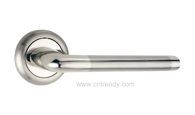 European Style Aluminum Zinc Door Lever Handle on Rose (Z6012-ZR05)