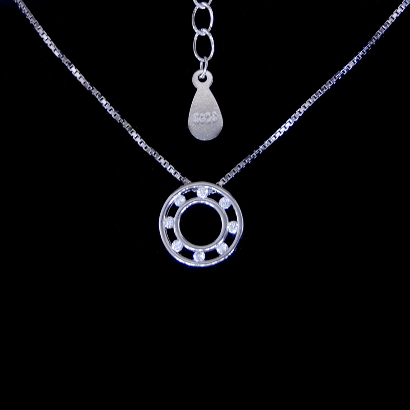 Real Silver Cubic Zirconia Round Shaped Rhinestone Necklace with Minimalist Style