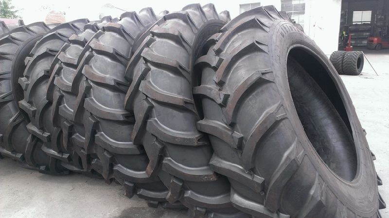 Bias Tyre Agricultural Tyre Tractor Tyre 13.6-24