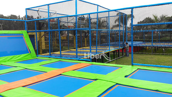 TUV Approved Dodge Ball Kids Trampoline for Outdoor Trampoline Area