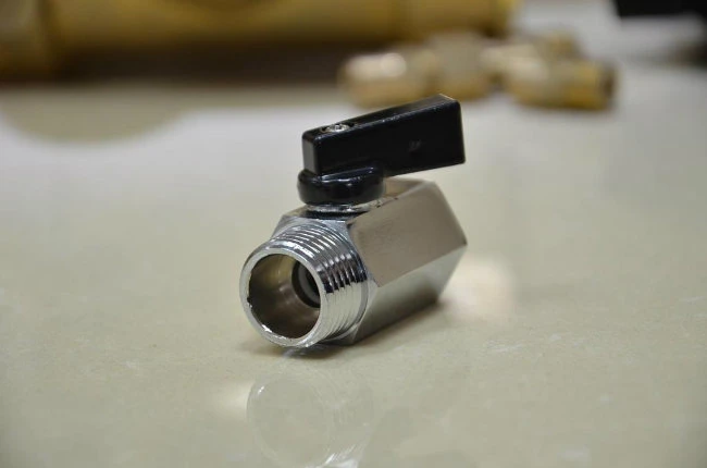 Globe Mini Ball Valve 1/4 Inch Ball Valve Brass