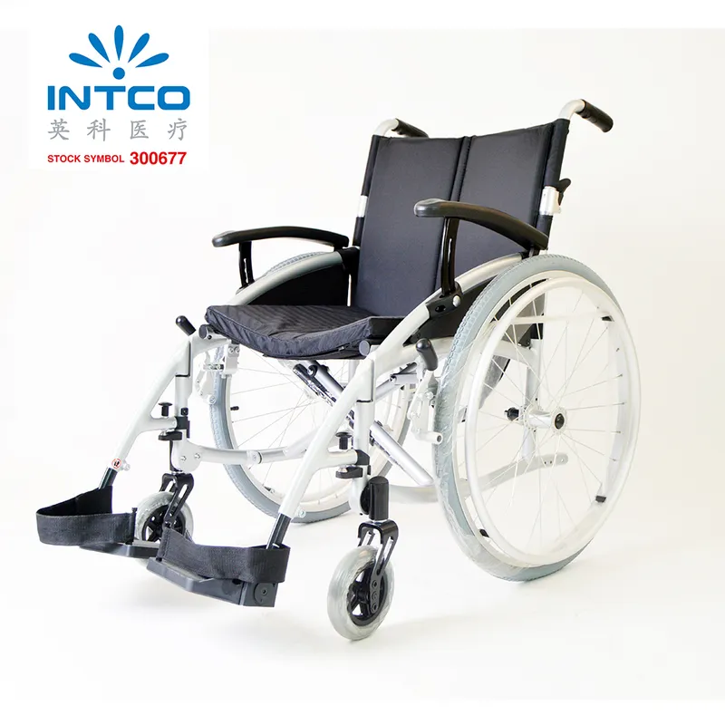 Back Rest Half Folding Manual Wheelchairs with Thick Cushion