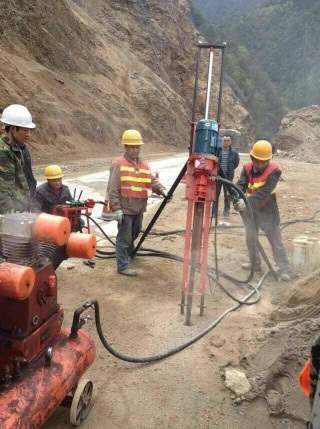 Electric Dht Drill Rig for Hard Rocks