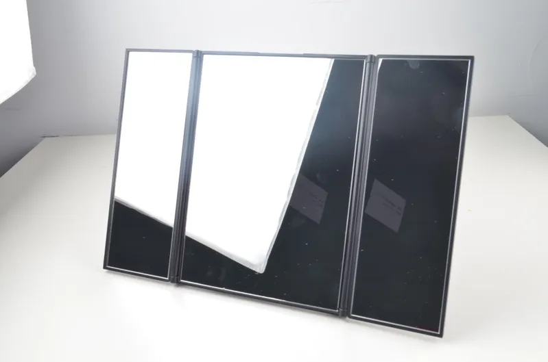 Cheap Price Mr-L2011 Decorative Mirror Mirror Hand Held LED Mirror