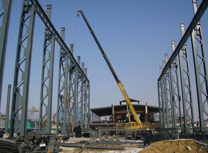 Prefabricated Steel Structure Hangar Shed with Crane